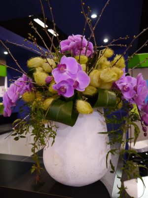 Tafeldecoratie | Witte vaas | Bloemen | Bloemstuk | Highdisc