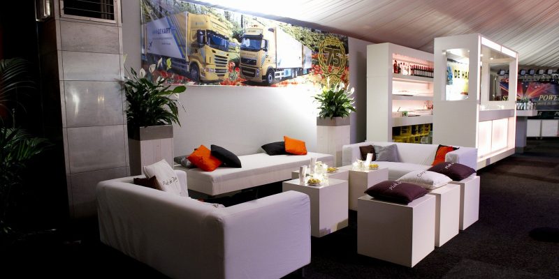 BlockxWhite | Lounge | Bar | Wit | Feest | Bruiloft | Bank | Salontafel | Highdisc