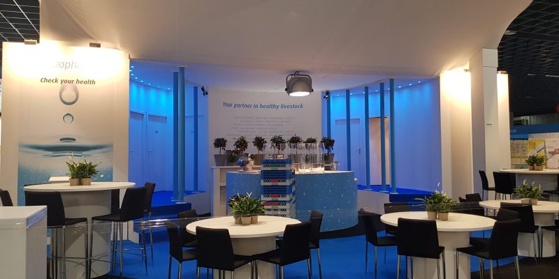 Ronde stand | Blauw | Beursstand | Standbouw | Beurs | Meubilair | Maatwerk | Highdisc