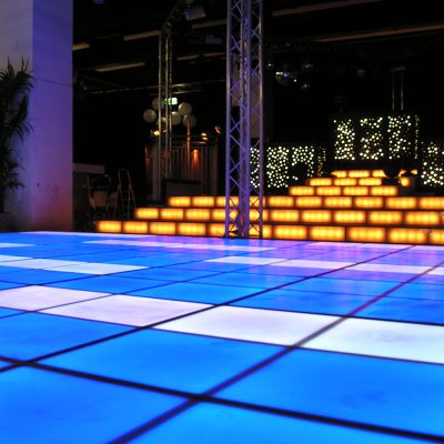 Vloer | Dansvloer | Led | Verlicht | Showtrap | Trap | Wit | Blauw | Dansen | Highdisc