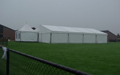 Tenten | Wit | Buiten | Grasveld | Outdoor | Highdisc